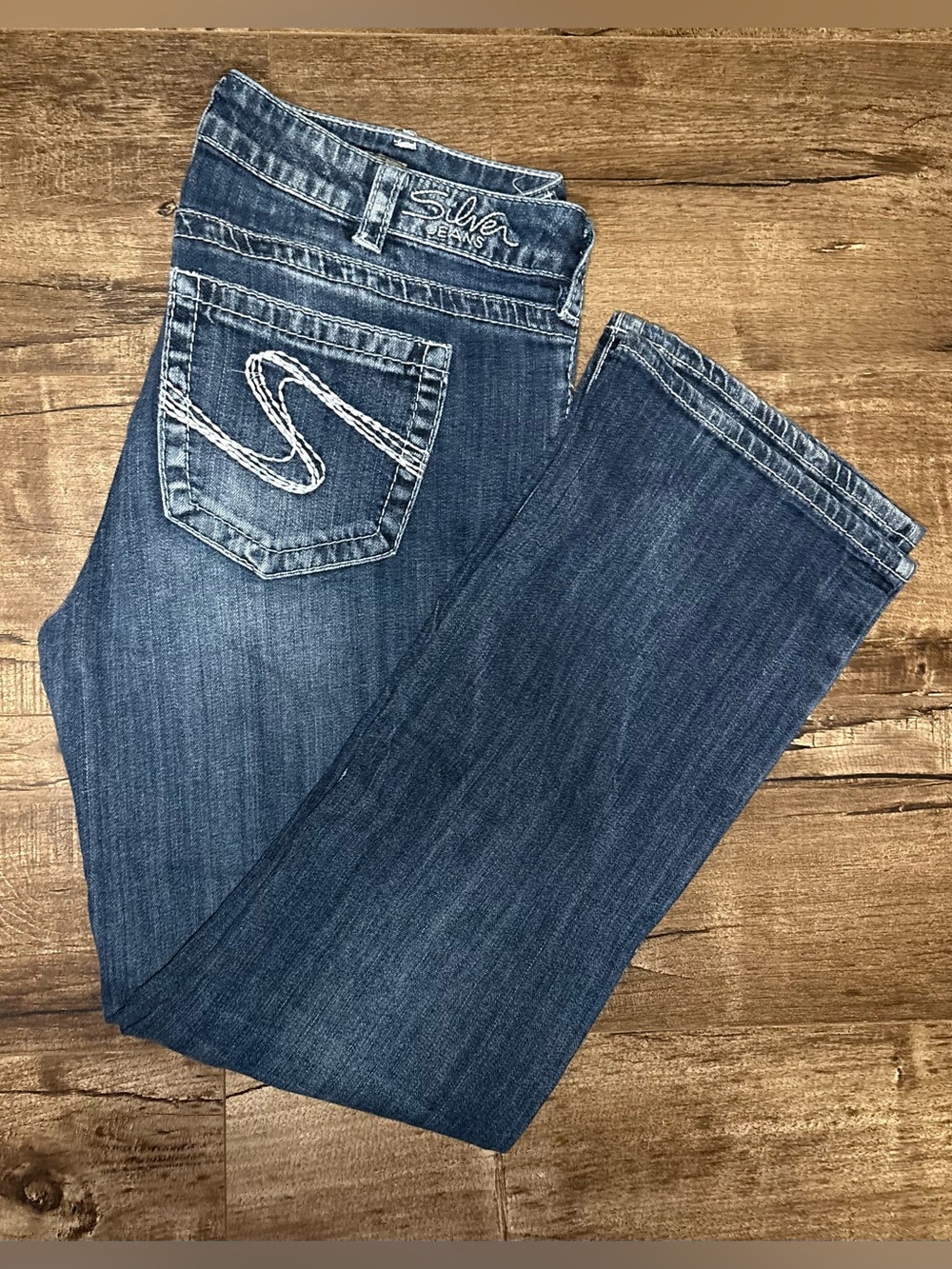 Silver Jeans Women's Boot Cut Jeans in Dark Blue Wash with Contrast Stitching